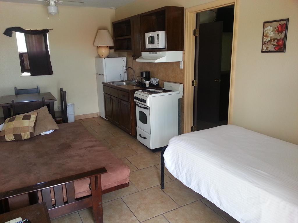 Star Inn Karnes City Room photo